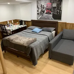 Maison d'hôtes Big Oasis Studio Near Airport Yyz